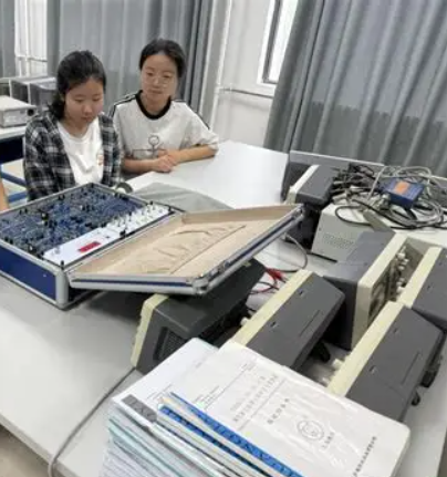 网络代理工具可以帮助您在本地网络中代理请求,通常用于调试、匿名网游、数据抓取等场景。以下是一些常用的网络代理工具及其下载链接和简要说明